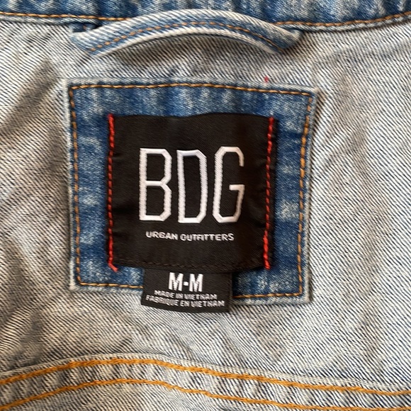 Stonewashed Urban Outfitters vintage lightweight denim jacket - Picture 3 of 3